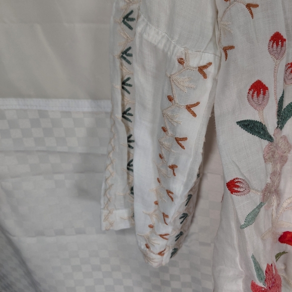 Johnny Was White Floral Embroidered Button Down Shirt - Picture 4 of 14